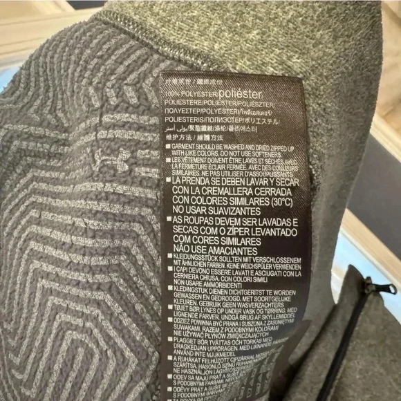 Under Armour‎ Women’s Heather Gray Cold Gear Bomber Full Zip Jacket Size Large - Picture 7 of 9